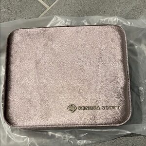 Kendra Scott Jewelry Box in Sparkling Mauve